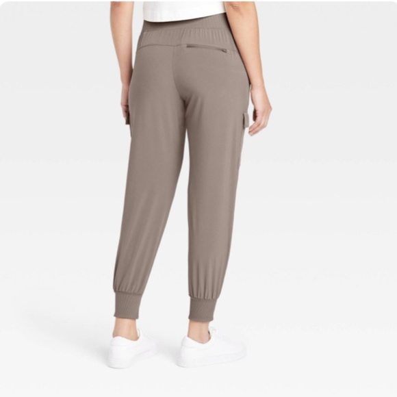 Women's Stretch Woven Tapered Cargo Pants - All in Motion™ Dark Brown XXL NWT 3 - Picture 2 of 7